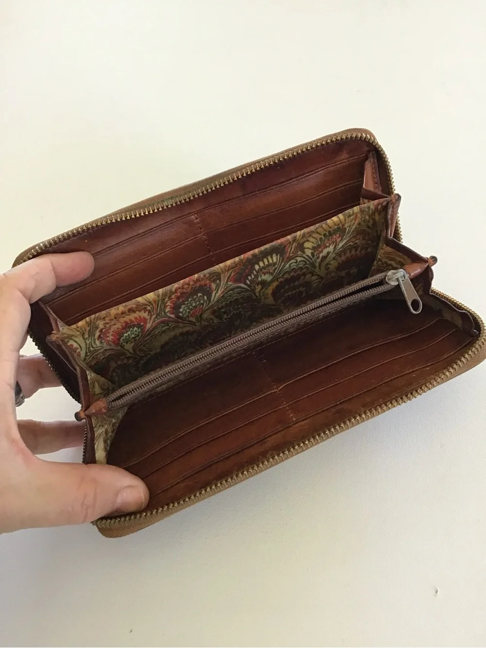 Vintage Dooney & Bourke Florentine Leather Zip Around Wallet Brown